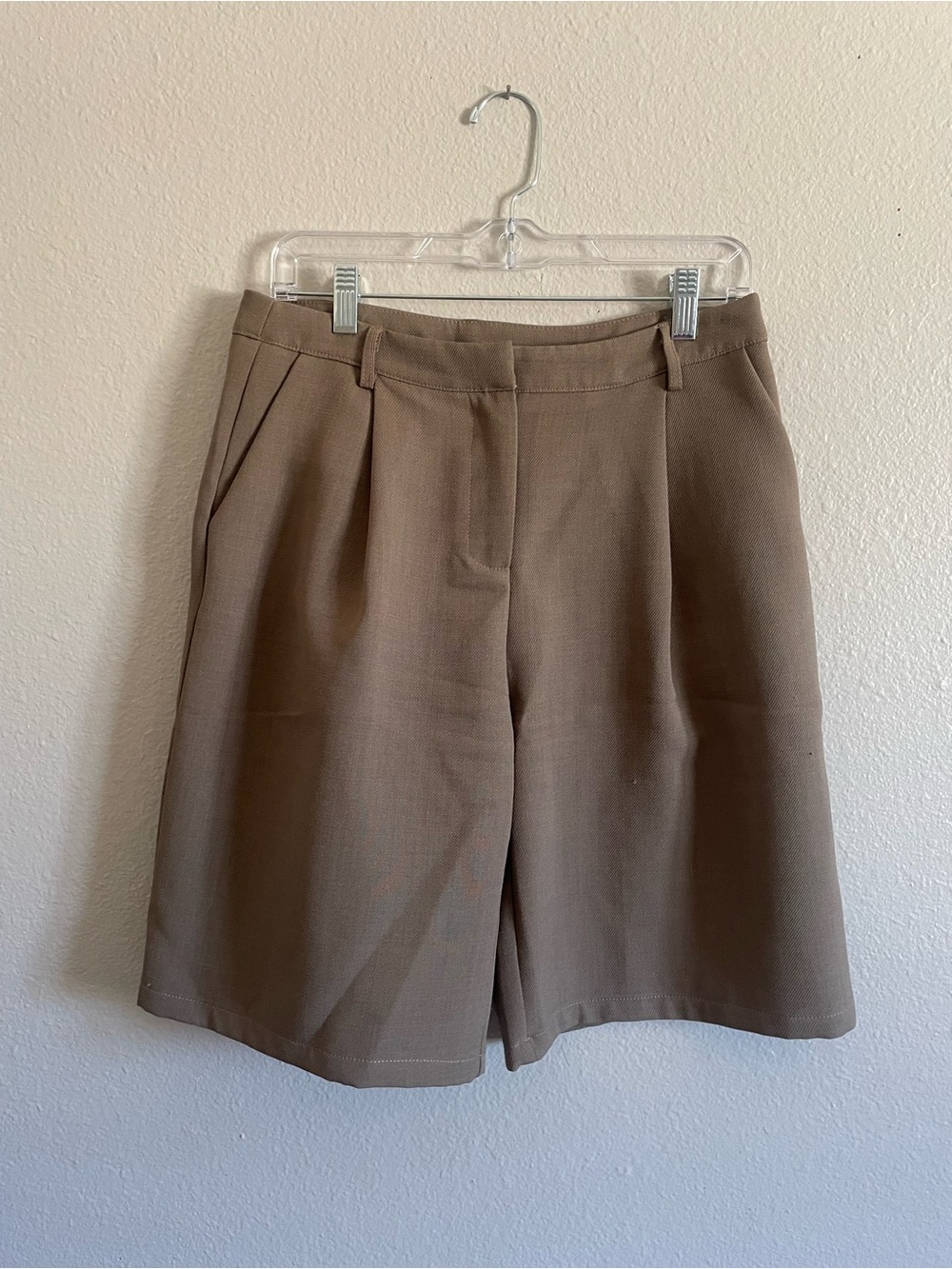 Beige Pleated Women’s Bermuda Shorts